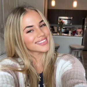 Meet your Posher, Madie